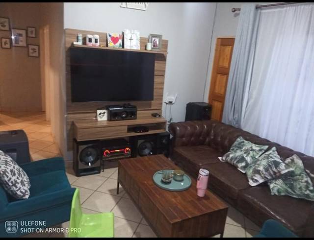 3 BEDROOM TOWNHOUSE FOR SALE IN DAWN PARK EXT